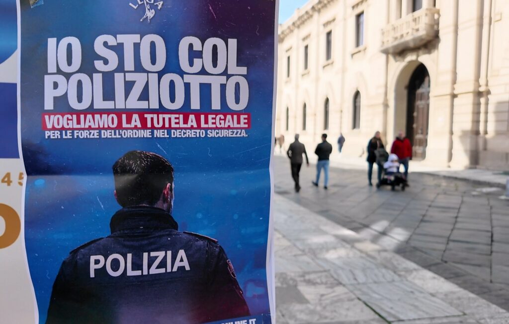 Gazebo Lega a Reggio Calabria io sto col poliziotto