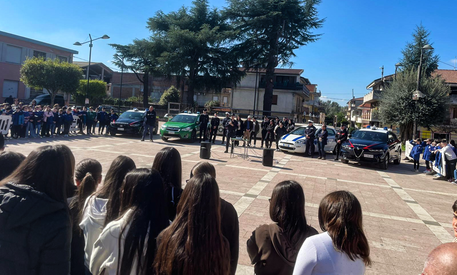 Giornata con i carabinieri studenti