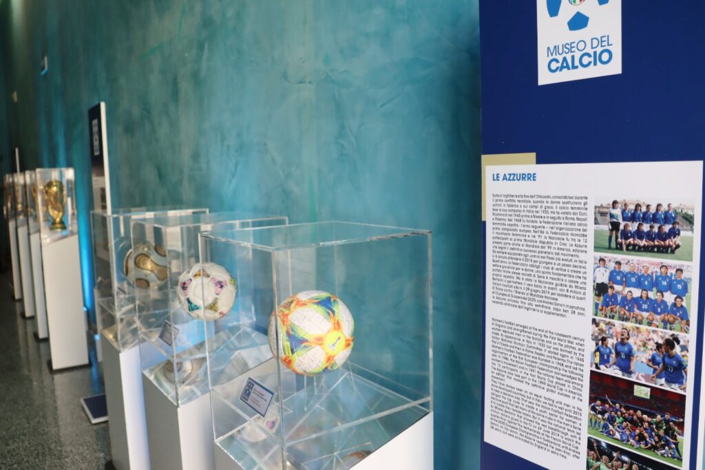 Mostra Sfumature di Azzurro
