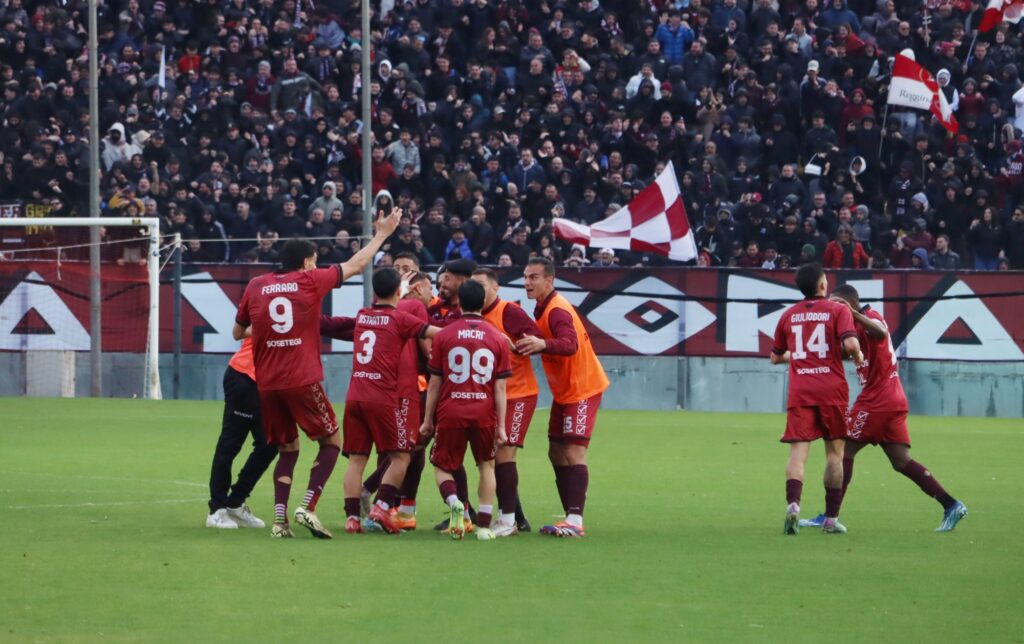 Reggina-Messina esultanza gol Palumbo