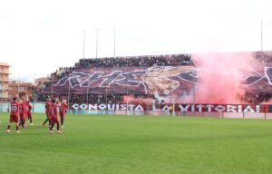 Reggina-Messina curva sud coreografia tifosi granillo