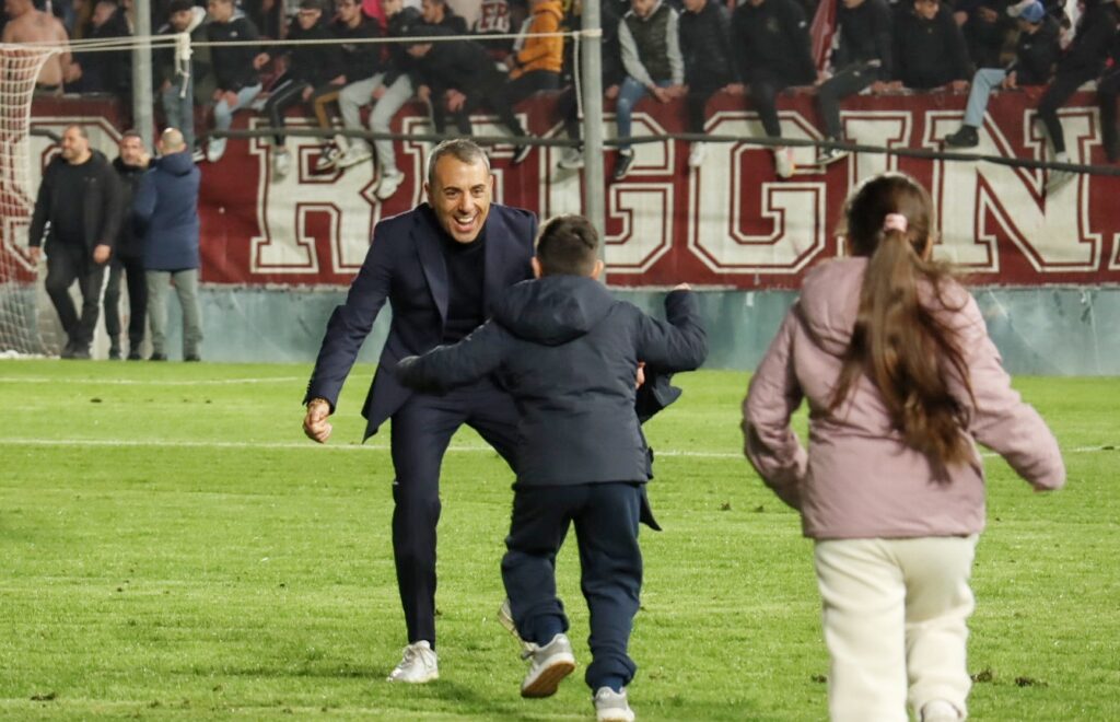 Reggina-Sancataldese Torrisi festeggia coi figli