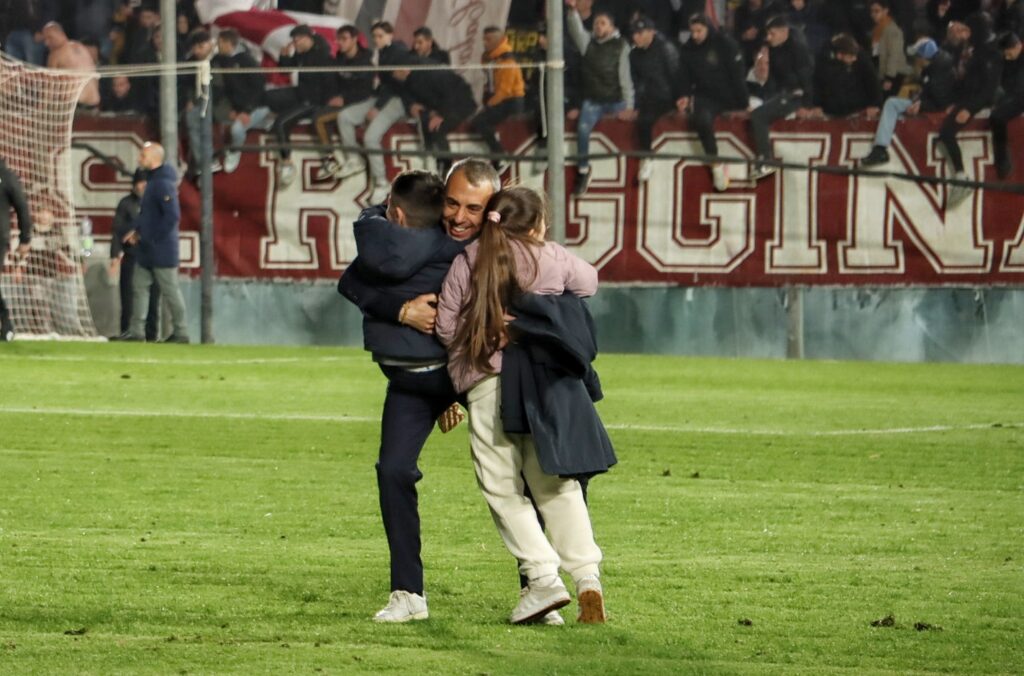 Reggina-Sancataldese Torrisi festeggia coi figli