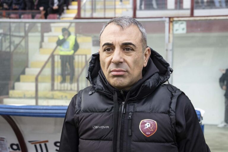 Reggina, Torrisi durissimo: “mi hanno tradito! Potevo far saltare tutto…”. I retroscena su acquisti mai arrivati, Ballarino e promesse