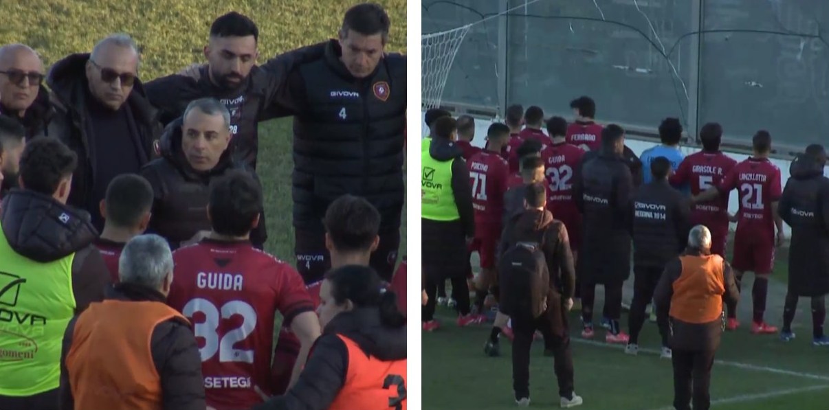Reggina affranta dopo la sconfitta a Lamezia