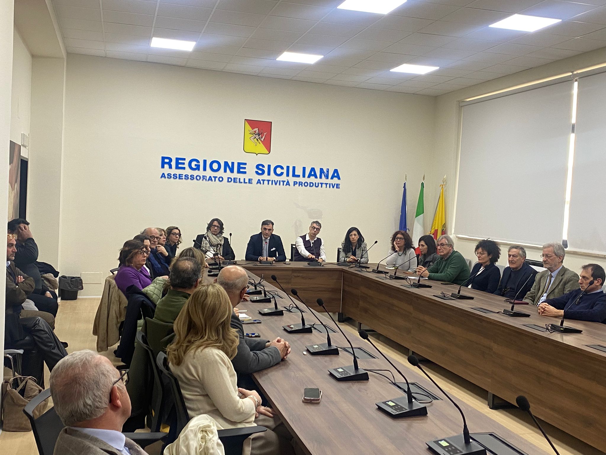 Riunione Sala Grassi sicilia