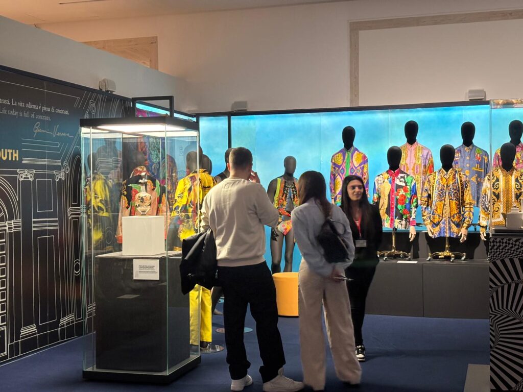 Studenti Volta mostra versace reggio calabria