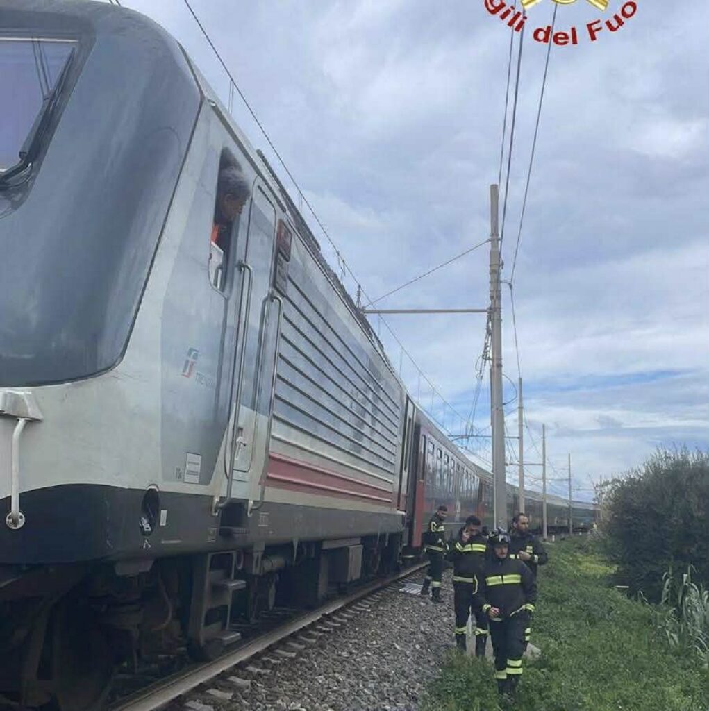 Treno Torino-Reggio Calabria bloccato
