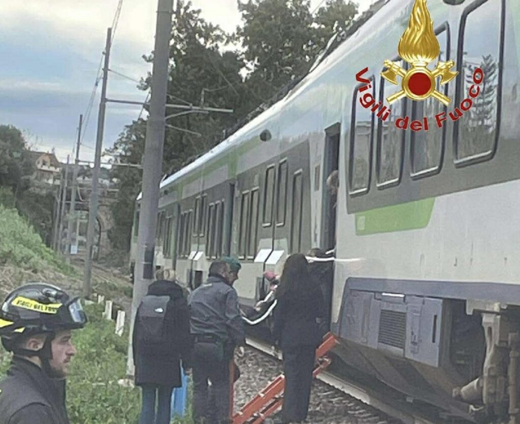 Treno Torino-Reggio Calabria bloccato