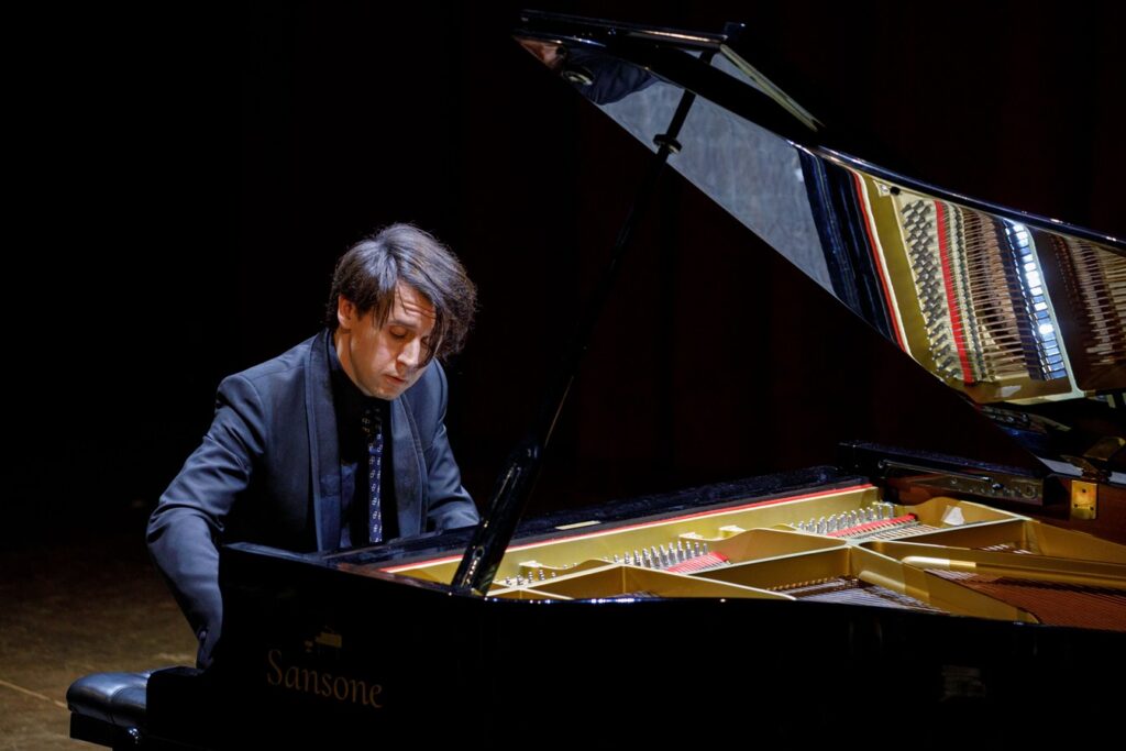 Vitaly Pisarenko e il romanticismo di Schubert e Liszt al Cilea