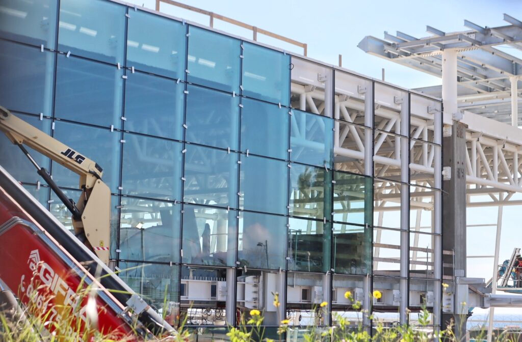 aerostazione aeroporto dello stretto