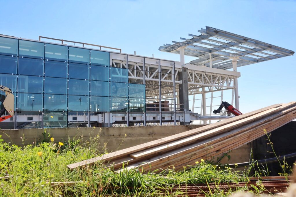 aerostazione aeroporto dello stretto