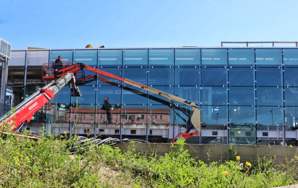 aerostazione aeroporto dello stretto