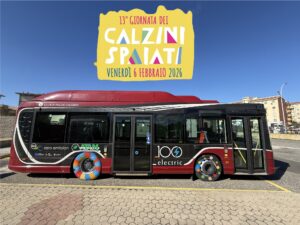 autobus atam giornata calzini spaiati