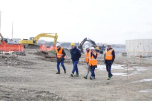 battaglia e romeo visitano il cantiere del museo del mare