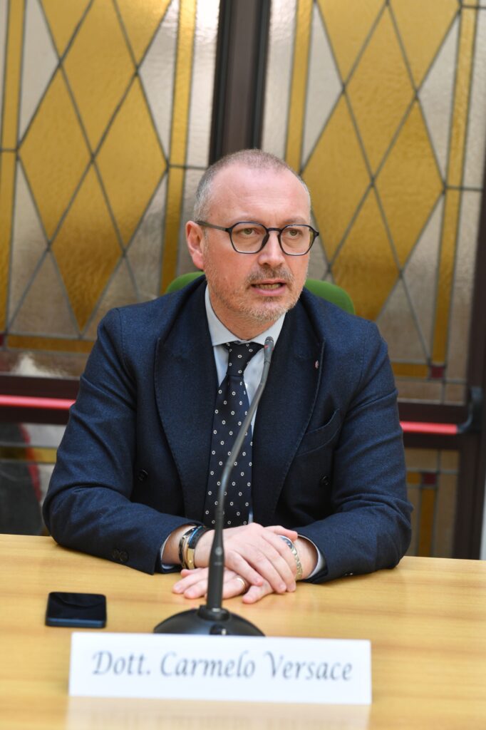 cassa depositi e prestiti Versace