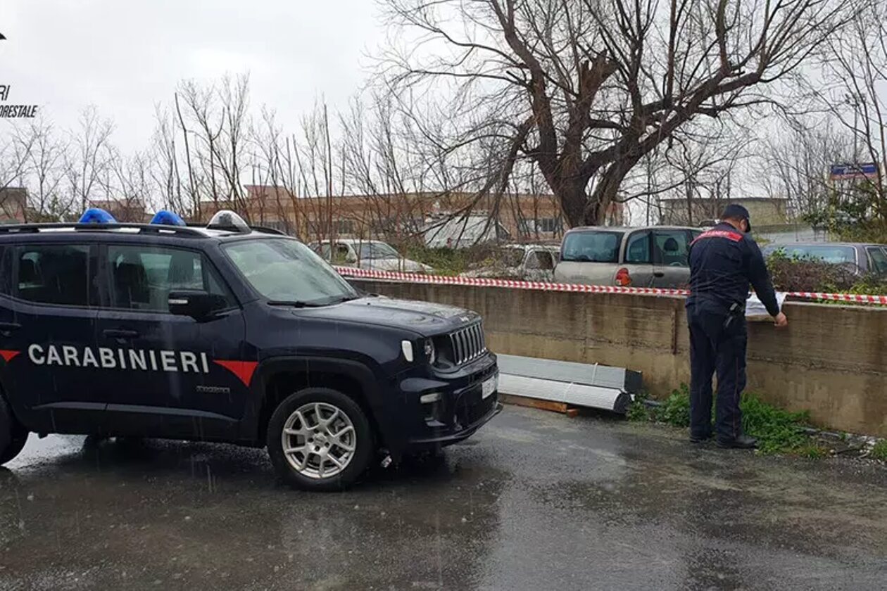cimitero auto abbandonate