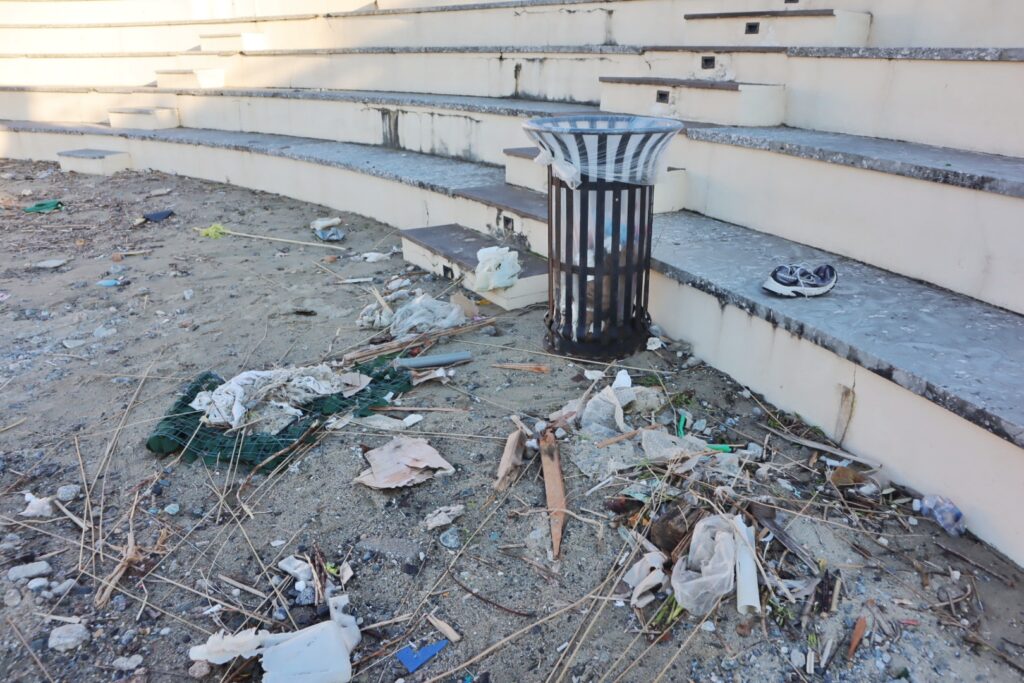 condizioni lungomare reggio calabria a due settimane dalla mareggiata