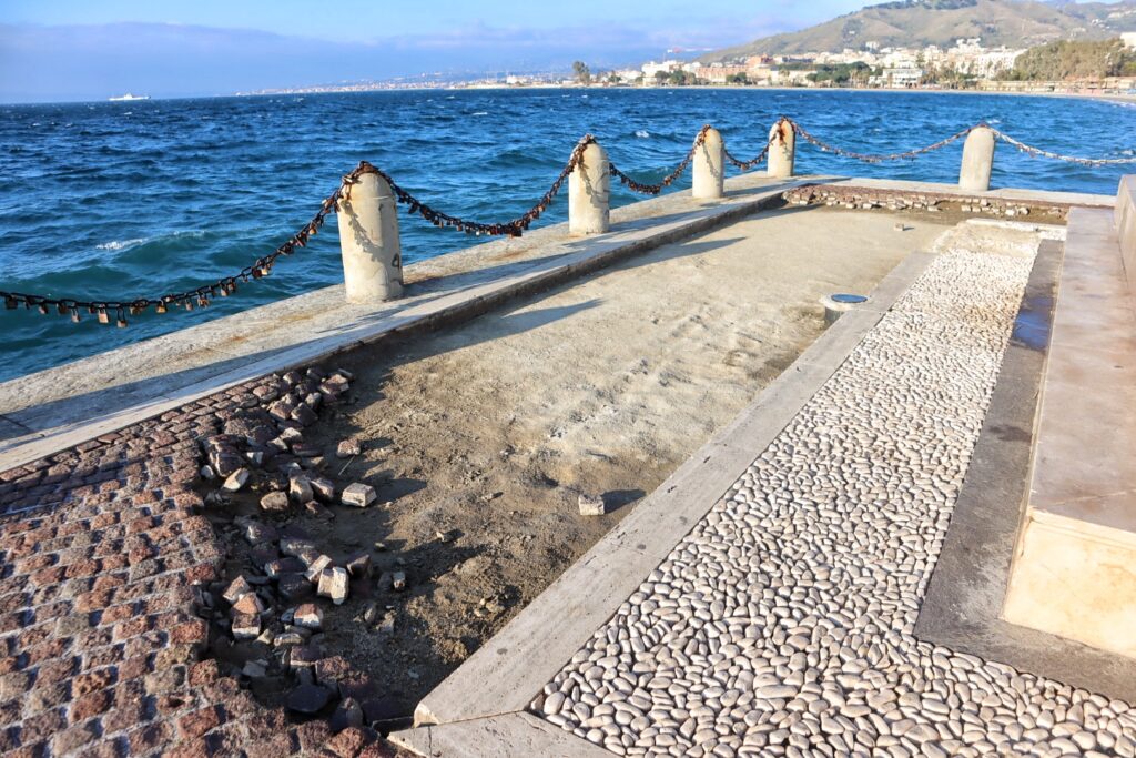 condizioni lungomare reggio calabria a due settimane dalla mareggiata