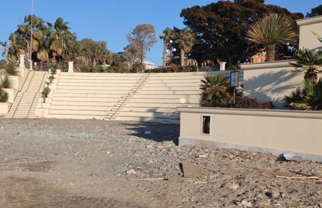 condizioni lungomare reggio calabria a due settimane dalla mareggiata