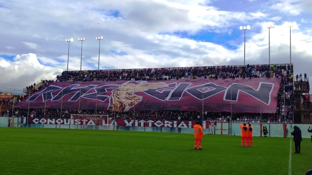 coreografia curva sud reggina messina