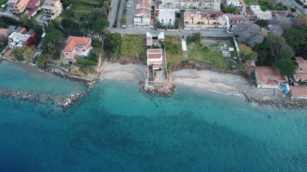 crolli costa lungomare cannitello (dall'alto) per mareggiate