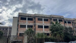 degrado ex scuola Foscolo