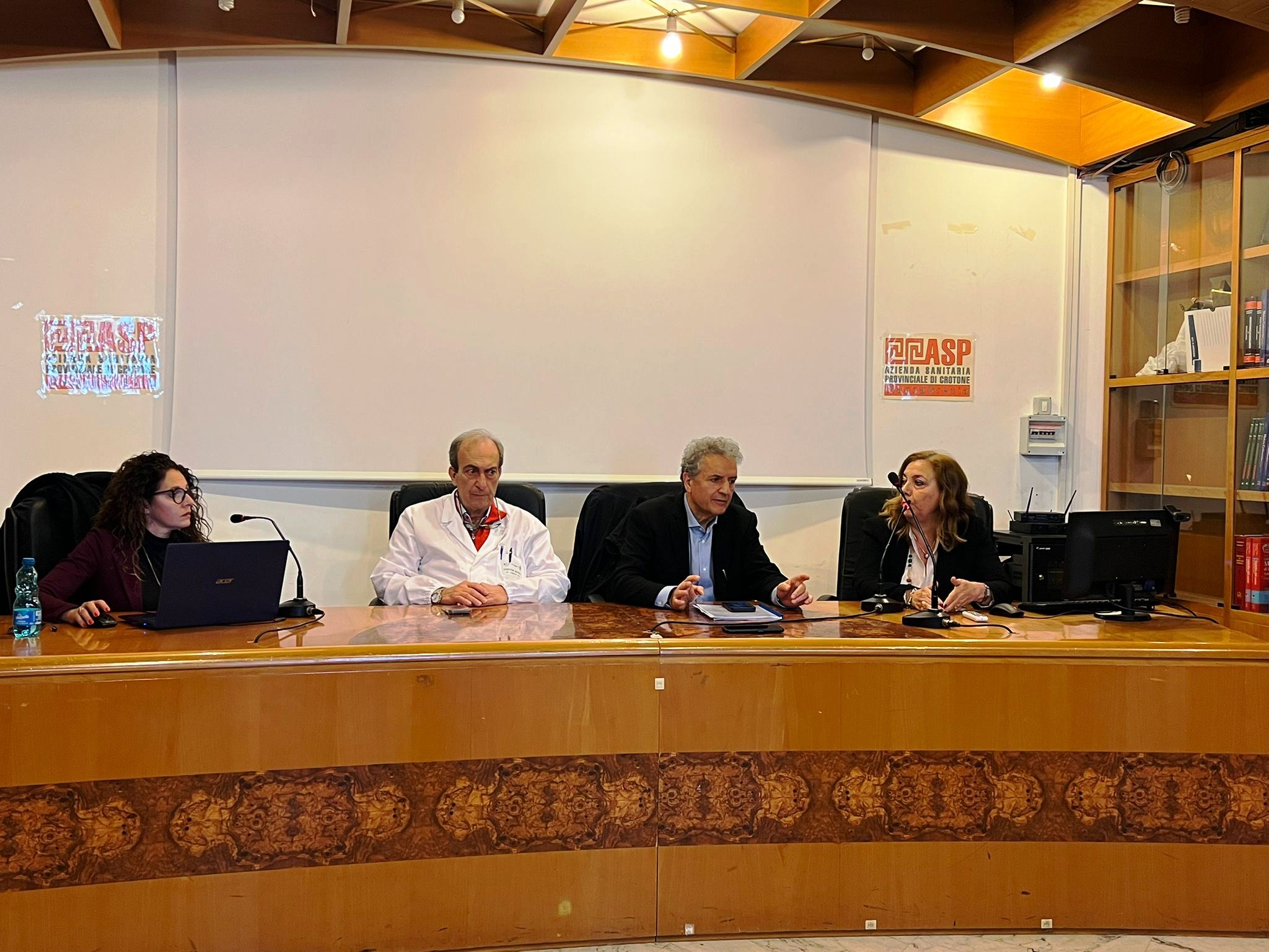 dg graziano presenta linee programmatiche asp crotone