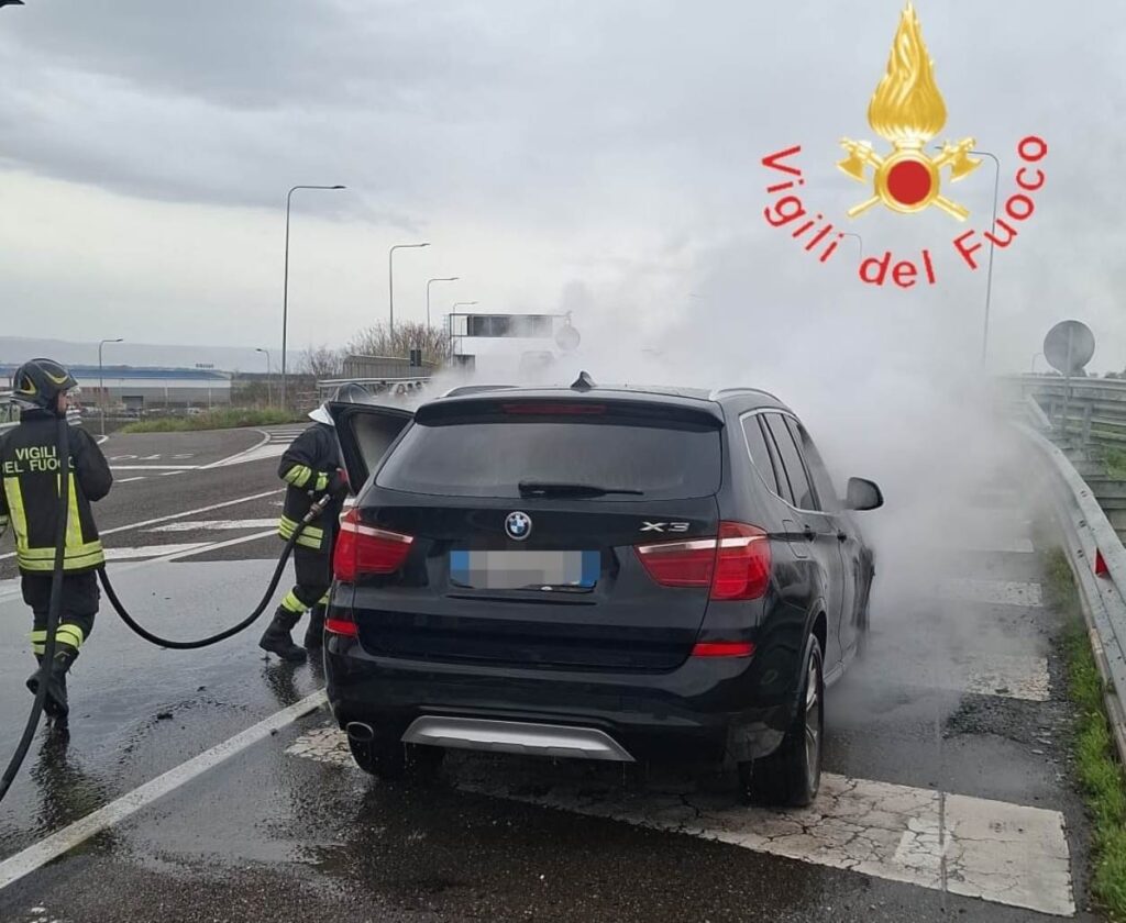 incendio autovettura