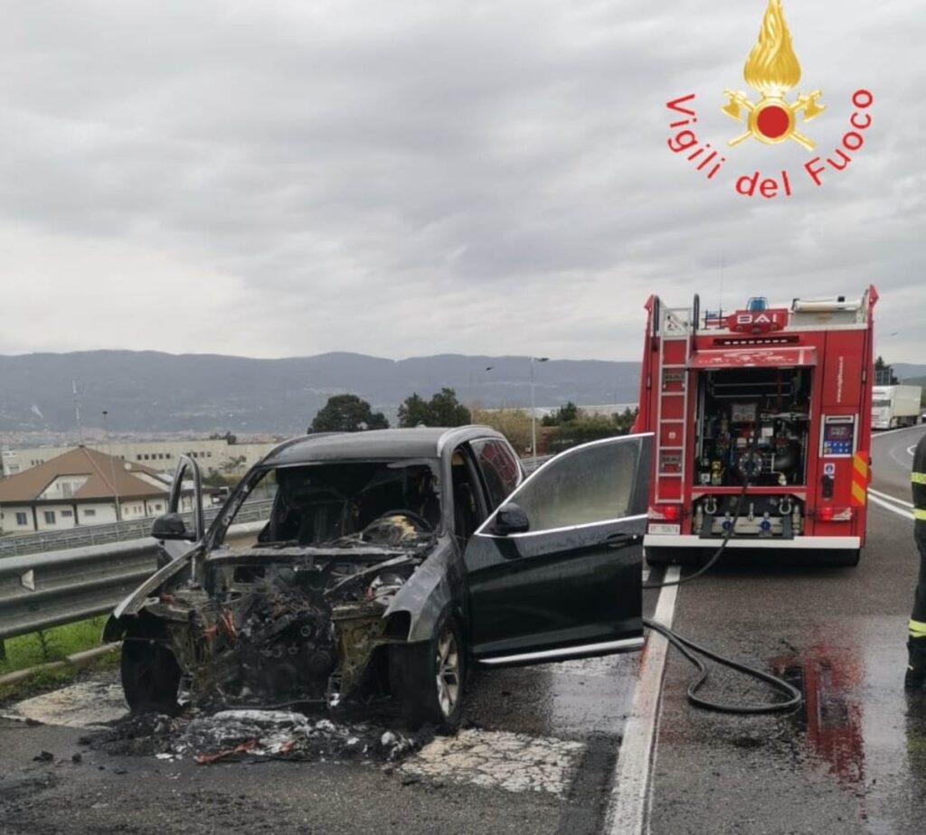 incendio autovettura
