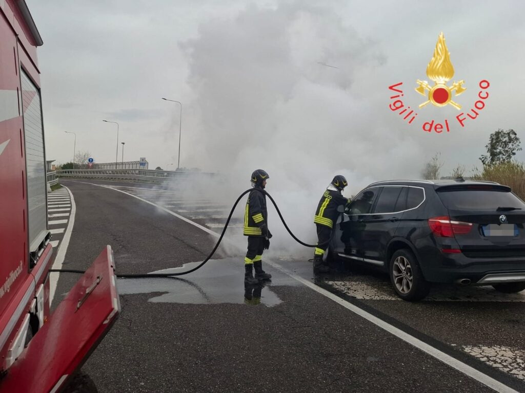 incendio autovettura