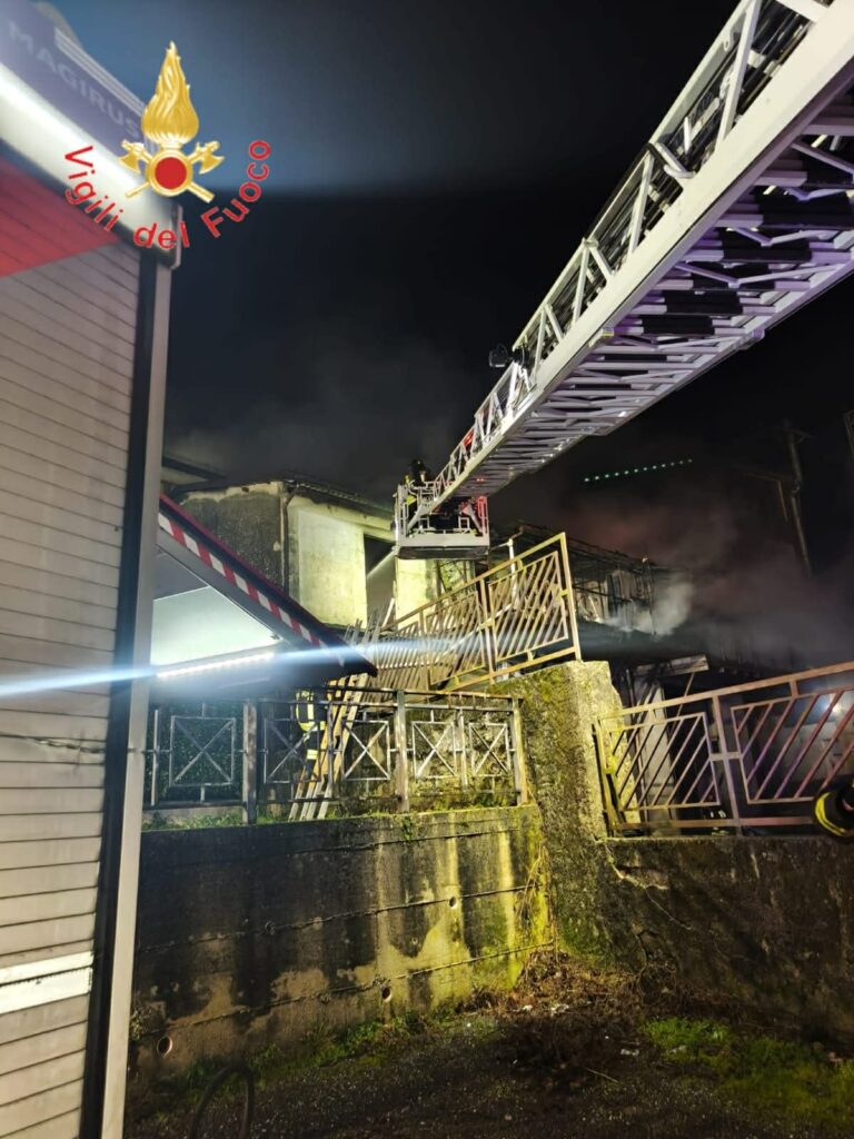 incendio catanzaro negozi