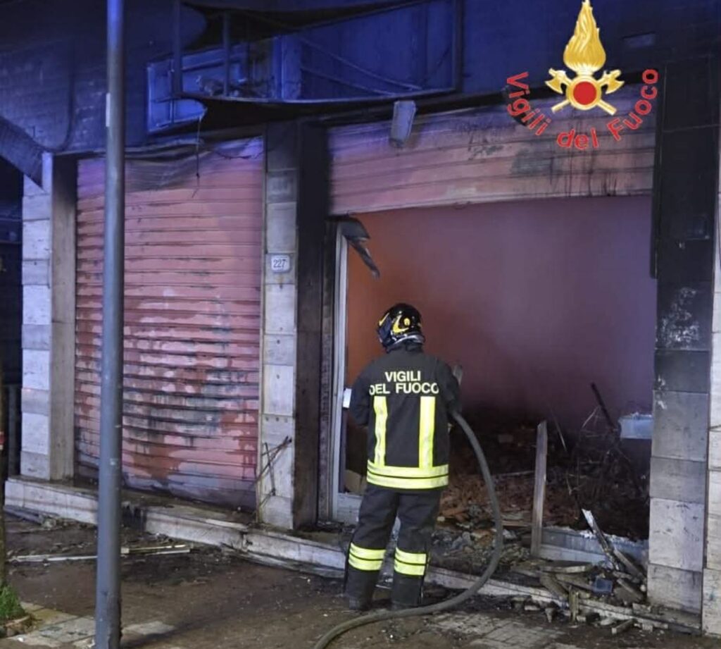 incendio catanzaro negozi