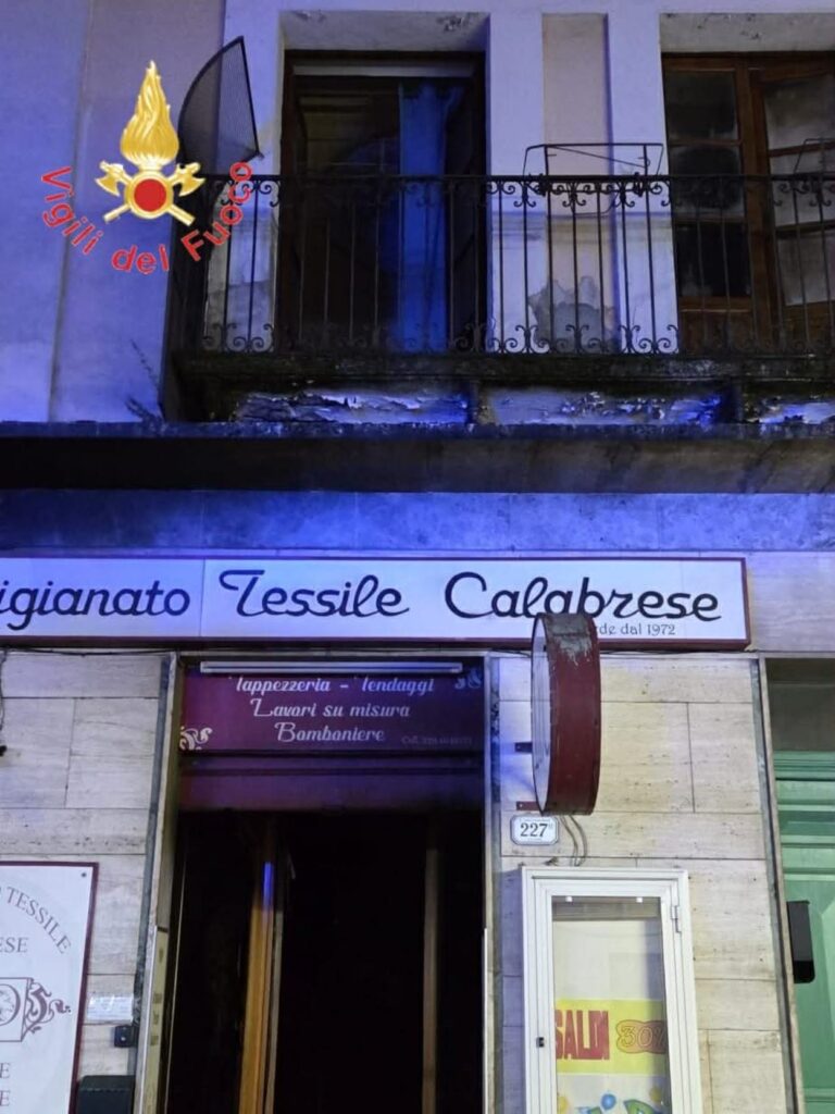incendio catanzaro negozi