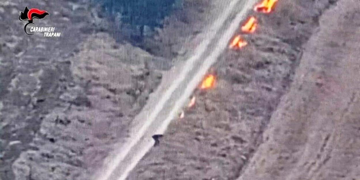 incendio terreno carabinieri trapani
