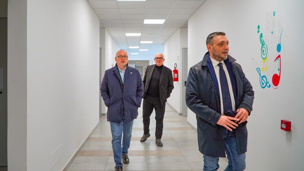 intitolazione auditorium liceo musicale cinquefrondi