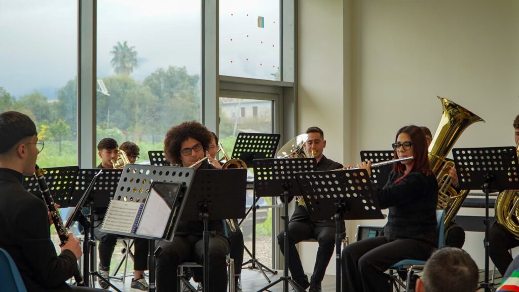 intitolazione auditorium liceo musicale cinquefrondi