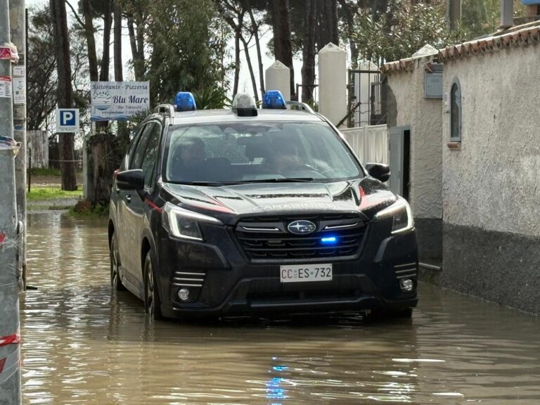 Maltempo in Calabria: Carabinieri mobilitati senza sosta tra frane, allagamenti e strade chiuse
