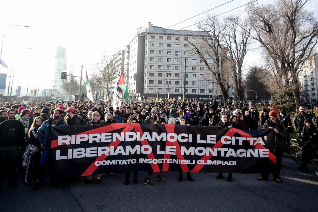 manifestazione milano contro olimpiadi
