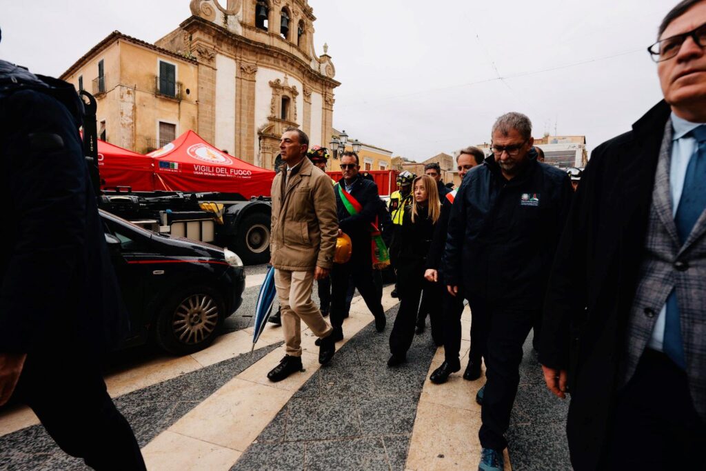 meloni in sicilia a niscemi