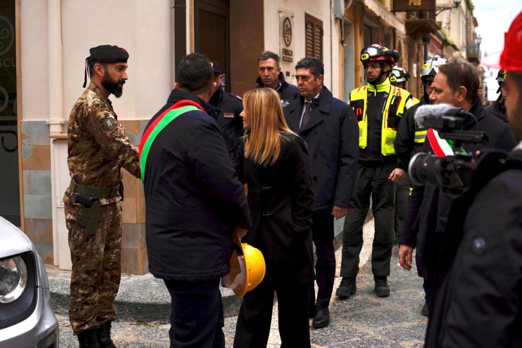 meloni in sicilia a niscemi
