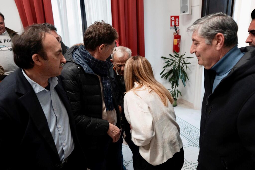 meloni in sicilia a niscemi