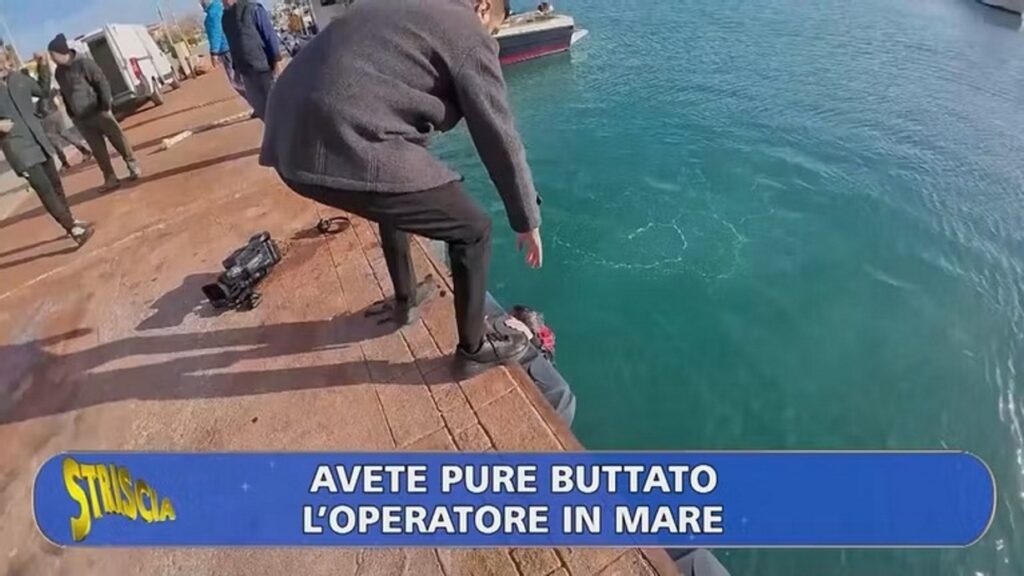 operatore in mare striscia la notizia cirò marina