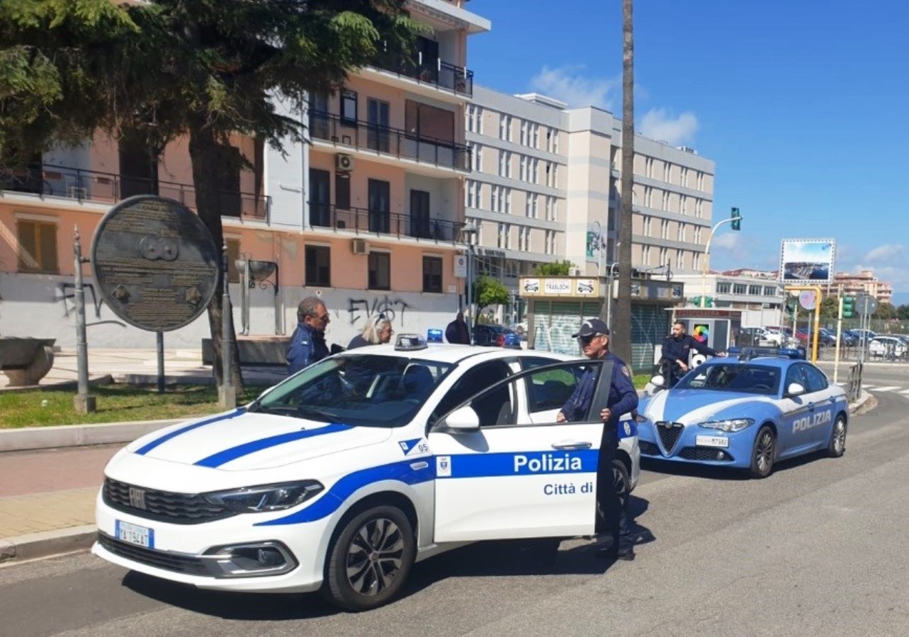 polizia municipale e polizia di stato crotone