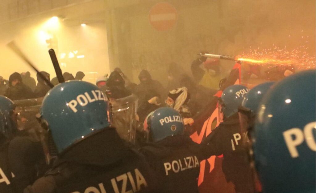 scontri-polizia-manifestanti-corteo-contro-olimpiadi-milano-cortina