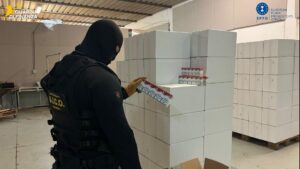 sequestrata fabbrica illegale di sigarette