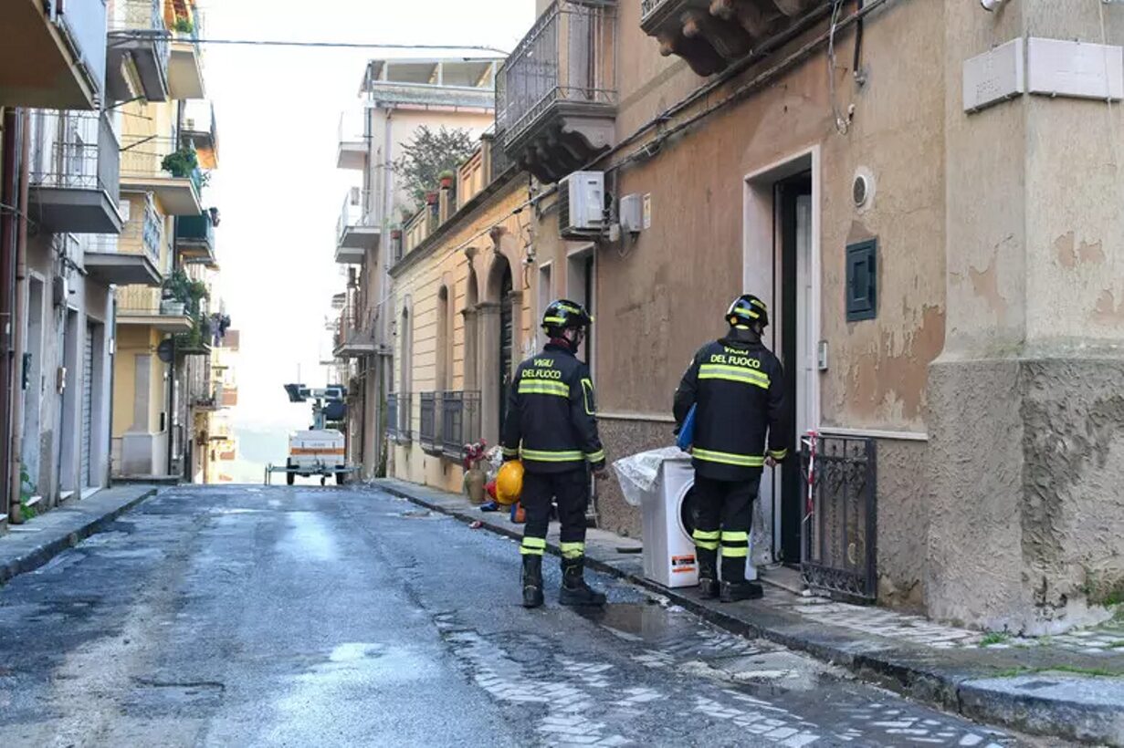 vigili del fuoco frana niscemi