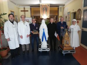 ASP Crotone accoglie reliquiario Santa Bernadette (3)