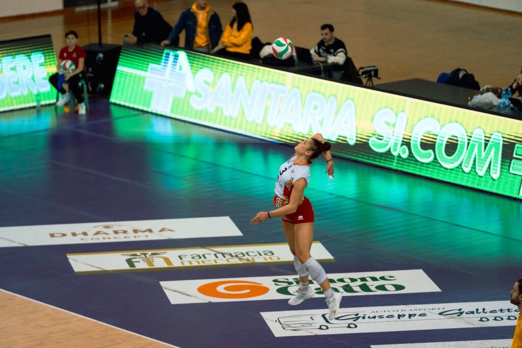 Aneta Zojzi al servizio