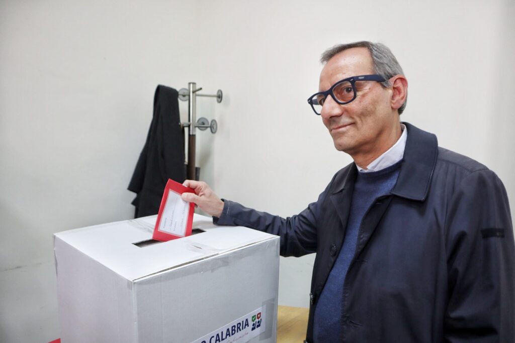 Candidati delle Primarie del CentroSinistra vanno a votare battaglia
